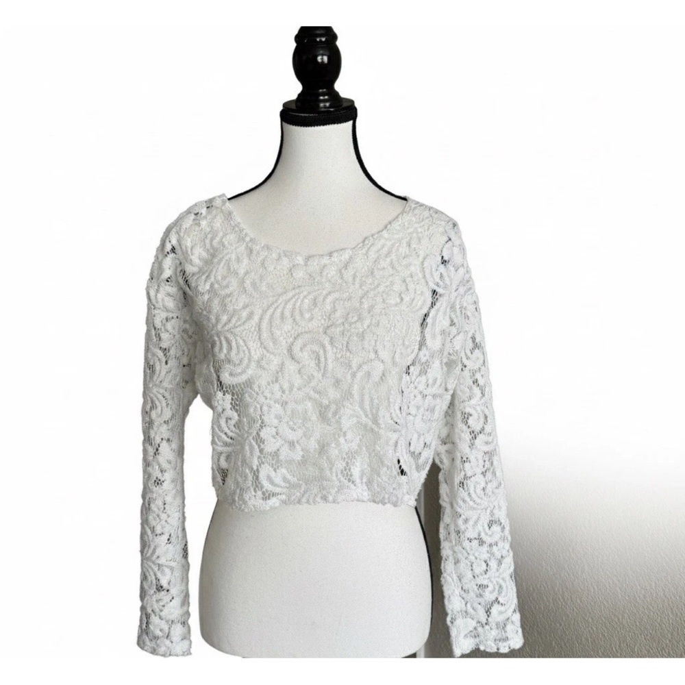 Fredericks of Hollywood Y2K 90s Coquette White Lace Crop Top Long Sleeve *Medium